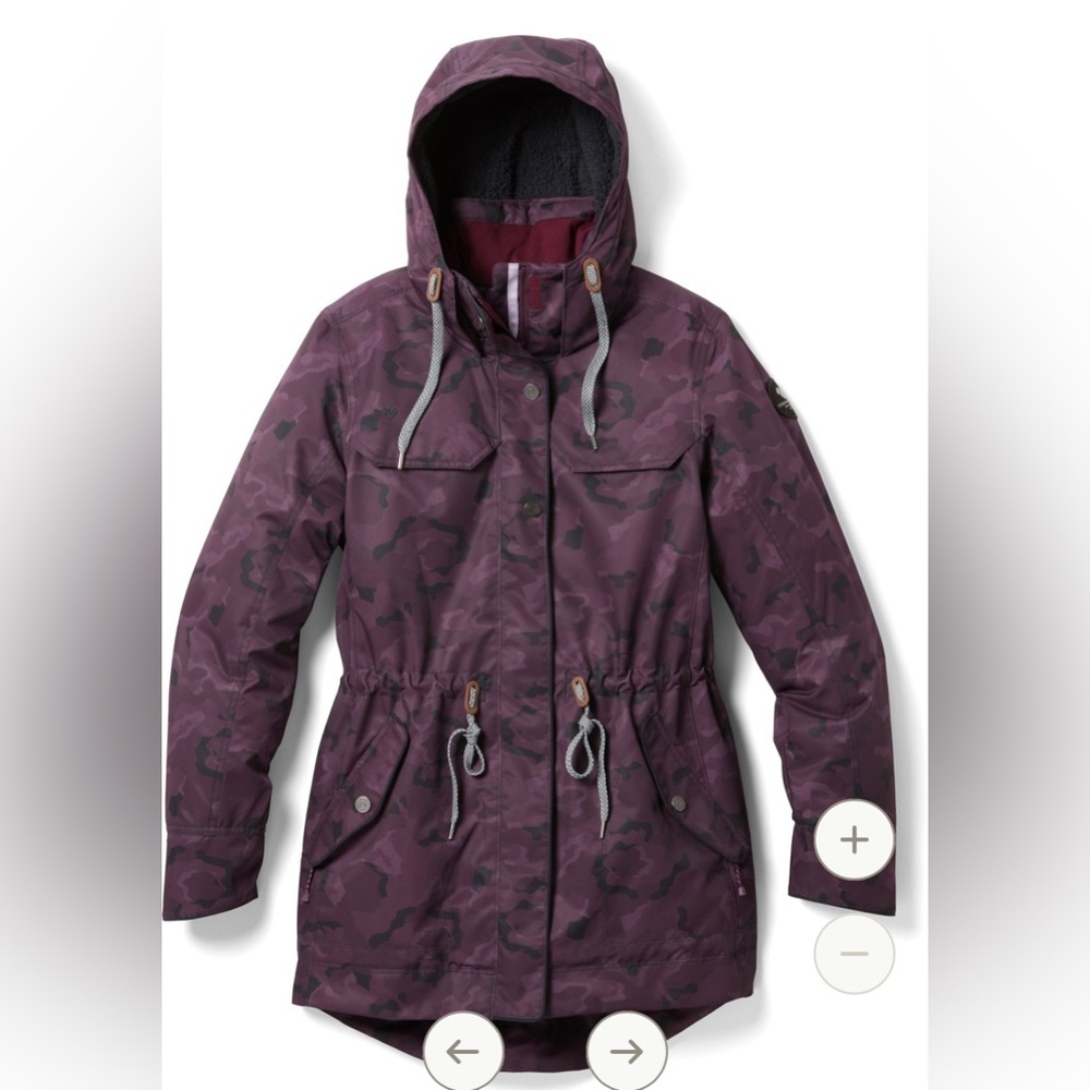 Obermeyer Celestia Women’s Jacket in Magnetic Camo. Like new, only worn 1 season